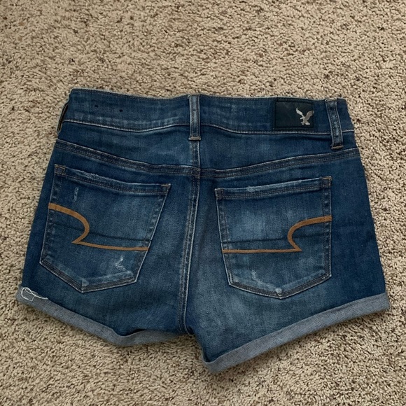 AEO DISTRESSED HI RISE SHORTIE SIZE 4 DENIM JEAN SHORTS - Picture 3 of 4